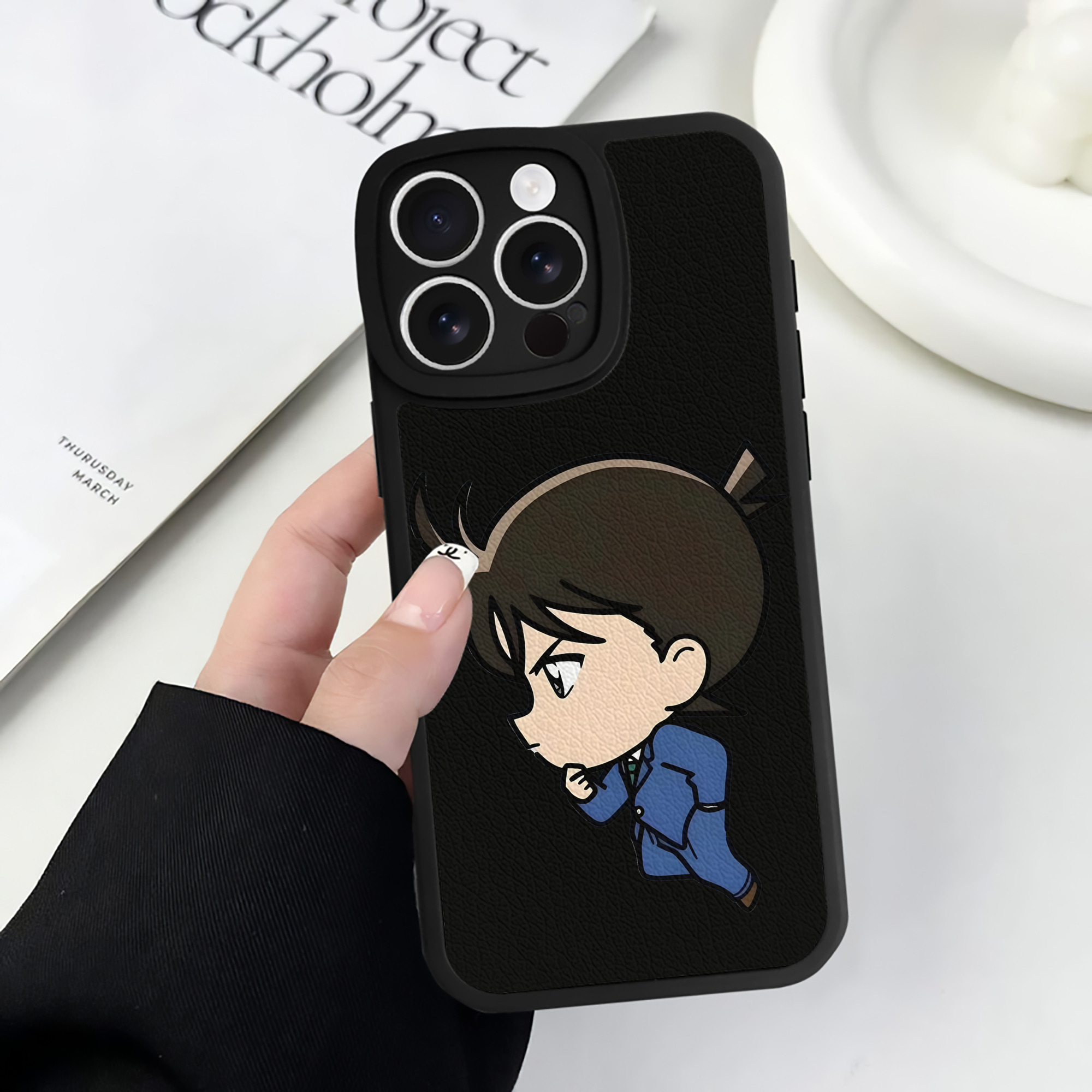 （画像用） 名探偵コナン 江戸川 コナン Detective Conan Conan Edogawa 【iPhone 16シリーズ対応】シリコンスマホケース（レザー調） 材質：シリコン